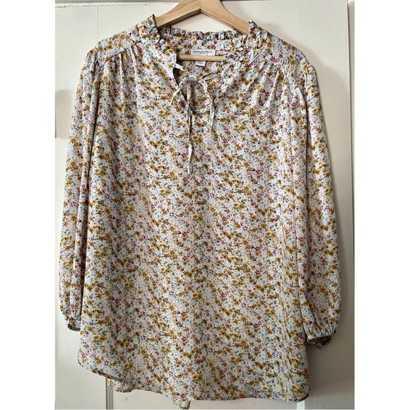 Carolina Belle Floral Blouse w/ tie neck & elastic cuffs Plus size - 1X - Picture 1 of 6